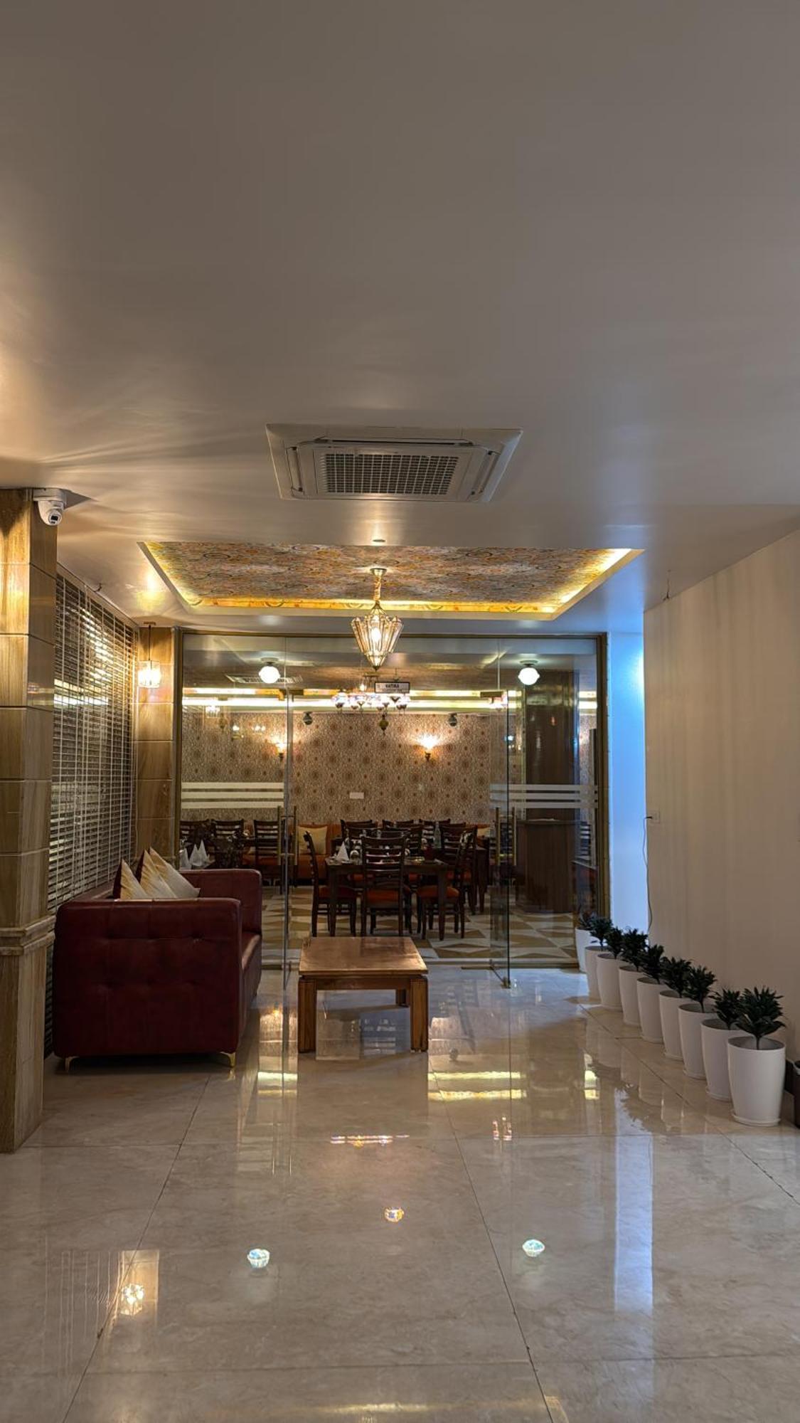 Hotel Sterling Kastoori Rudraprayāg Exterior foto